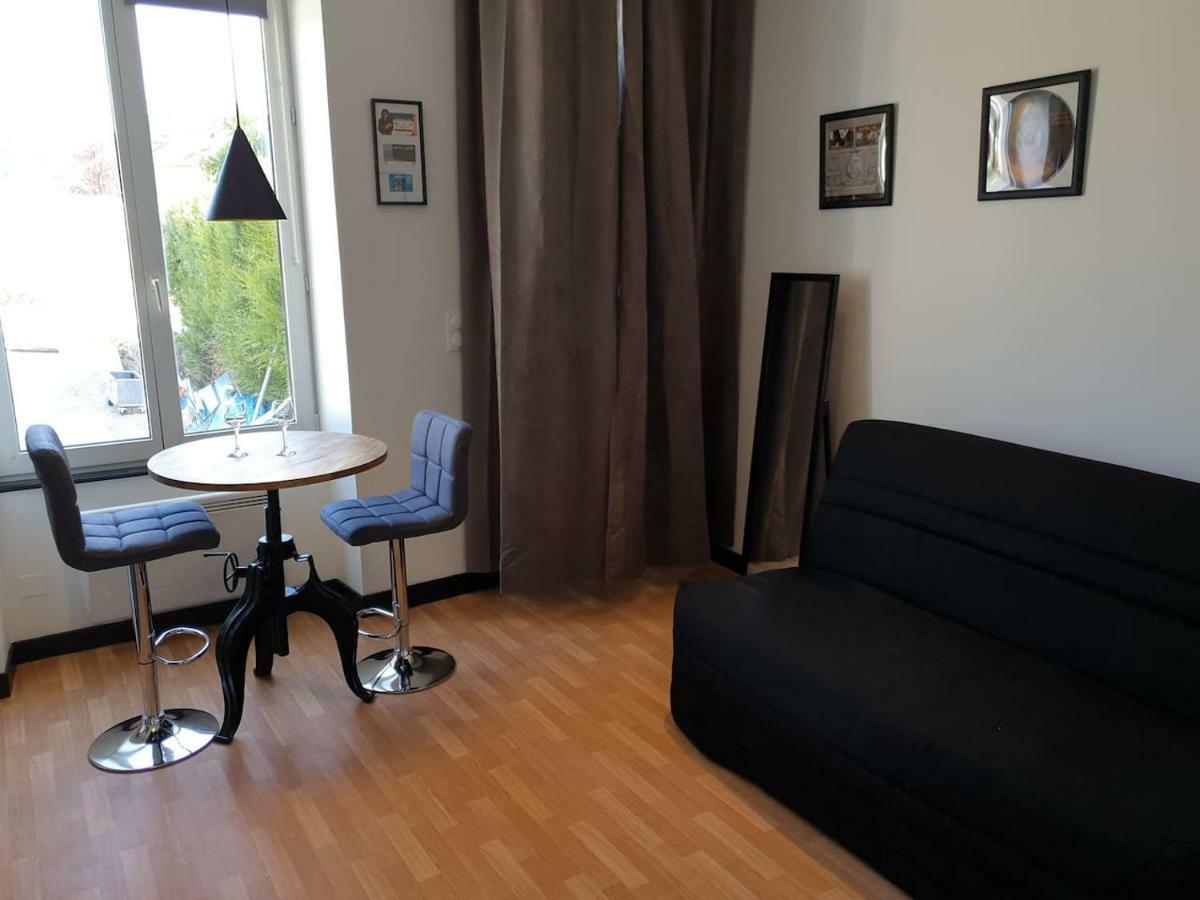 L'Appart'Hotel Vous Accueille Au Coeur De Chaumont Шомон Екстериор снимка