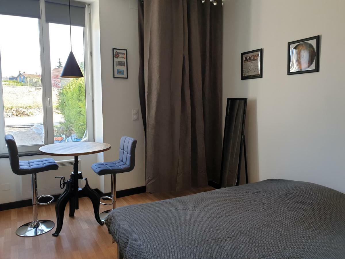 L'Appart'Hotel Vous Accueille Au Coeur De Chaumont Шомон Екстериор снимка